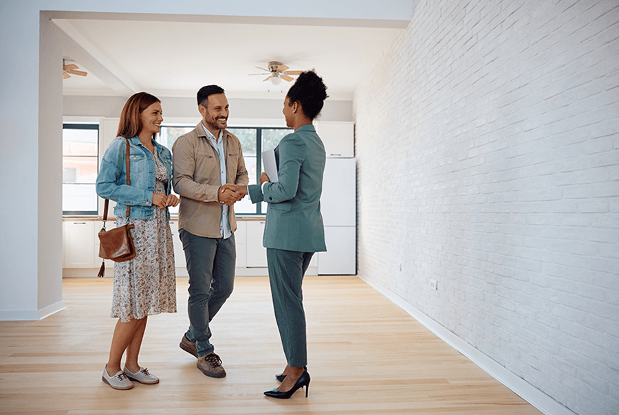 Discussion with real estate agent